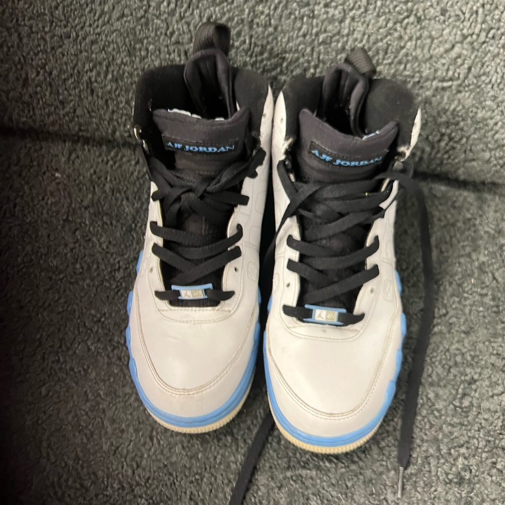 AIR JORDAN MEN SHOES SIZE 8.5